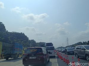 Cuti Lebaran Berakhir, Tol Japek Arah Cikampek Padat Pagi Ini