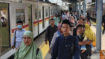 Libur Long Weekend, KAI Commuter Layani 2,5 Juta Lebih Pengguna