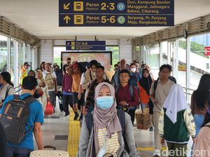Libur Selesai, Commuter Line Kembali Penuh Penumpang
