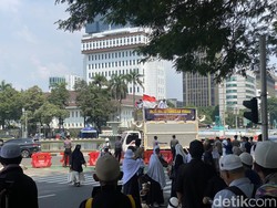 Massa Aksi 164 Mulai Berdatangan di Patung Kuda