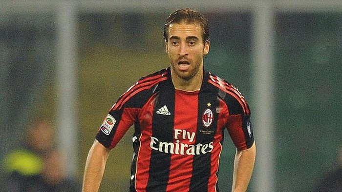 PALERMO, ITALY - MARCH 19:  Mathieu Flamini of Milan in action during the Serie A match between US Citta di Palermo and AC Milan at Stadio Renzo Barbera on March 19, 2011 in Palermo, Italy.  (Photo by Tullio Puglia/Getty Images)