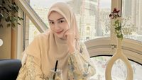 Melody Prima, Si Cantik yang Suka Foto Estetik Bareng Makanan