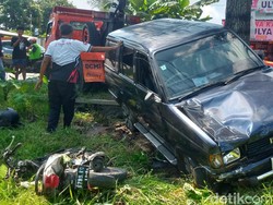 Mobil Vs Motor Adu Banteng hingga Nyemplung Sawah di Ceper Klaten