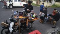 Modifikasi Unik Motor Klasik jadi Warung Kopi Keliling