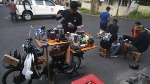 Modifikasi Unik Motor Klasik jadi Warung Kopi Keliling