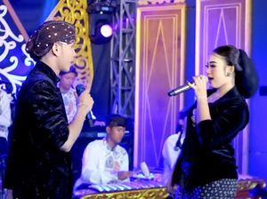 Lirik Manten-mantenan Niken Salindry feat Ki Akbar Syahalam Trending YouTube