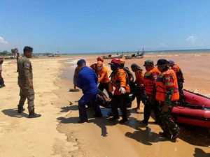 Diduga Jatuh Saat Melaut, Nelayan Tuban ditemukan Tewas Tenggelam Diduga Jatuh Saat Melaut, Nelayan Tuban ditemukan Tewas Tenggelam