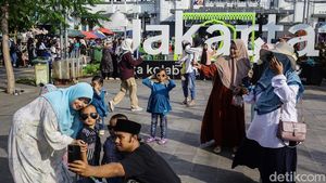 Potret Kota Tua Jakarta Masih Ramai Meski Libur Lebaran Telah Usai