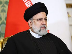 Puing Helikopter Ditemukan, Presiden Iran Dilaporkan Tewas Puing Helikopter Ditemukan, Presiden Iran Dilaporkan Tewas