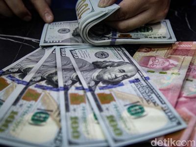 Rupiah Makin Keok Lawan Dolar AS Hari Ini
