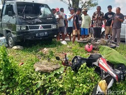 Ngeri! 2 Motor Ditumpangi 4 Siswi SMA Adu Banteng Vs Pikap di Cawas Klaten