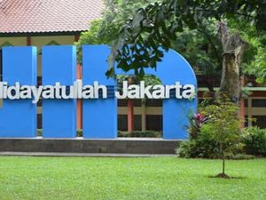 Keren! Mahasiswa Semester 1 UIN Jakarta Sudah Terbitkan 3 Buku & Puluhan Artikel Jurnal Keren! Mahasiswa Semester 1 UIN Jakarta Sudah Terbitkan 3 Buku & Puluhan Artikel Jurnal