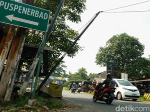 Awas Gaes, Ada Tiang Miring di Pondok Cabe Tangsel Awas Gaes, Ada Tiang Miring di Pondok Cabe Tangsel