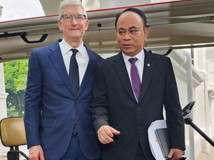 Menkominfo Beberkan Isi Pembicaraan Tim Cook dan Jokowi di Istana