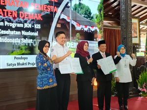 Komitmen Bupati Demak Jamin 98,62 Persen Warga Terlindungi Kesehatannya Komitmen Bupati Demak Jamin 98,62 Persen Warga Terlindungi Kesehatannya