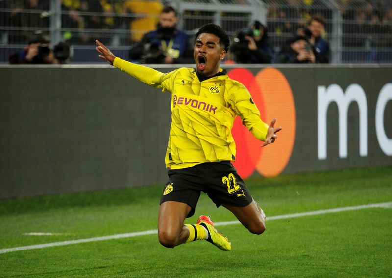 Soccer Football - Champions League - Quarter Final - Second Leg - Borussia Dortmund v Atletico Madrid - Signal Iduna Park, Dortmund, Germany - April 16, 2024  Borussia Dortmund's Marcel Sabitzer celebrates after the match REUTERS/Wolfgang Rattay