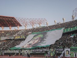 Dear Bonek, Jangan ke Si Jalak Harupat, Ya!