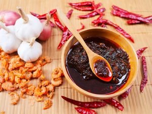 Resep Chili Oil Sederhana dan Tips agar Tahan Lama, Cara Membuatnya Praktis!