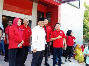 Kadis PUPTR Pangandaran Ling Ling Daftar Bacabup ke PDI Perjuangan Kadis PUPTR Pangandaran Ling Ling Daftar Bacabup ke PDI Perjuangan