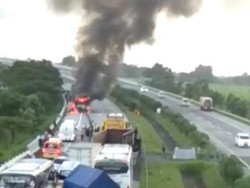 Bus Pahala Kencana Terbakar di Tol Jombang, Tak Ada Korban Jiwa
