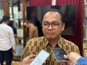 Pemprov Jatim Usulkan Semua Petugas Pemilu Pilkada 2024 Terlindungi BPJS Pemprov Jatim Usulkan Semua Petugas Pemilu Pilkada 2024 Terlindungi BPJS