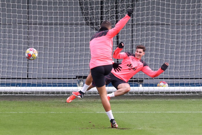 MANCHESTER, ENGLAND - APRIL 16: Julian Alvarez (R) and Rodri of Manchester City during a training session at Manchester City Football Academy on April 16, 2024 in Manchester, England. (Photo by Alex Livesey/Getty Images)