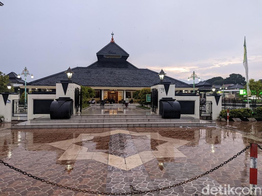 Masjid Agung Demak Masuk 3 Besar Destinasi Favorit Lebaran di Jateng