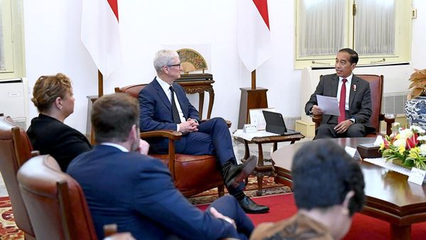 Momen Jokowi dan Bos Apple Salaman-Ngobrol Bareng di Istana