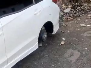 Bikin Resah, Maling Gondol 4 Ban Mobil yang Diparkir di Bogor
