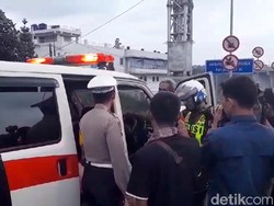 Polisi Tegur Sopir Ambulans yang Kedapatan Bawa Pemudik di Sukabumi