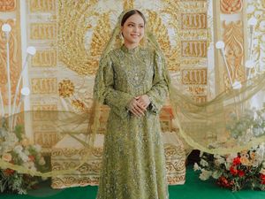 Momen Pengajian-Siraman Putri DA Jelang Dinikahi Anak Pengusaha Batu Bara Momen Pengajian-Siraman Putri DA Jelang Dinikahi Anak Pengusaha Batu Bara