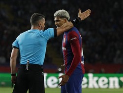 Kena Kartu Merah, Ronald Araujo Dikritik Ilkay Guendogan