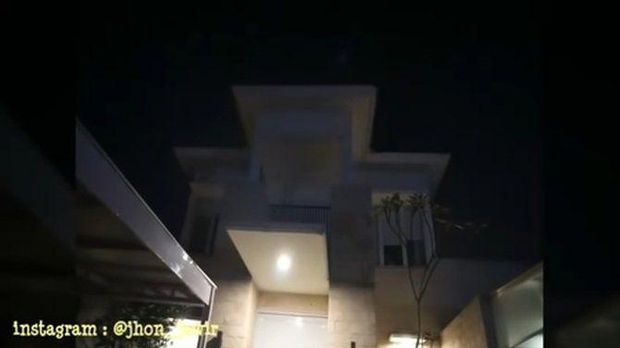 Rumah Cindy Fatika Sari dan Tengku Firmansyah