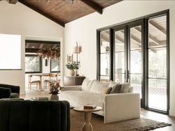 7 Foto Rumah Baru Lisa Blackpink di Beverly Hills, Mewah Seharga Rp 64 Miliar