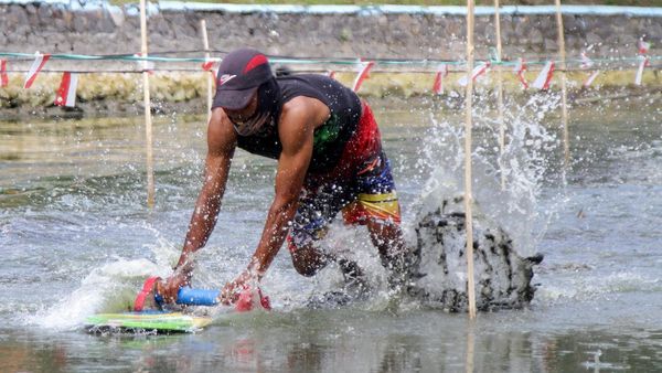Ski Lot, Tradisi Unik Perayaan Lebaran Ketupat di Pasuruan