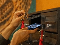 Muncul Tren Restoran Larang Pengunjung Main HP, Ternyata Ini Alasannya!