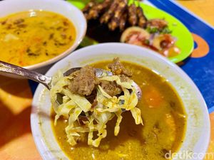 Cita Rasa Tongseng Kambing yang Dimasak di Tungku Arang Cita Rasa Tongseng Kambing yang Dimasak di Tungku Arang
