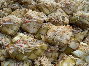 Ketupat Jembut, Kuliner yang Diperebutkan saat Syawalan di Semarang Ketupat Jembut, Kuliner yang Diperebutkan saat Syawalan di Semarang