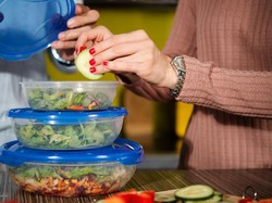 Awas! Kesalahan Ini Bikin Wadah Makanan Plastik Berbau Tak Sedap