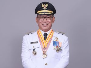 Walkot Cilegon Sumbangkan Semua Gajinya untuk Kebutuhan Masjid-Musala Walkot Cilegon Sumbangkan Semua Gajinya untuk Kebutuhan Masjid-Musala
