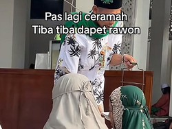 Viral Usai Salat Ied Jemaah Kaget Tiba-tiba Dapat Nasi Rawon di Lamongan