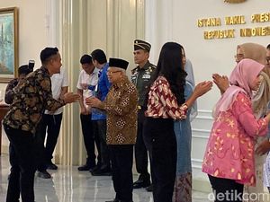 Maruf Amin Gelar Halalbihalal Bareng Pegawai di Istana Wapres Maruf Amin Gelar Halalbihalal Bareng Pegawai di Istana Wapres