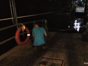 Bapak Anak Hilang Tercebur Sungai Saat Naik Perahu Tambang di Gresik