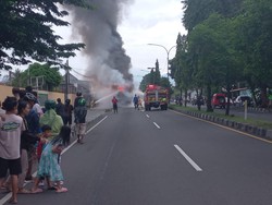 Polisi Ungkap Penyebab Bus PO Haryanto Terbakar di Ring Road Sleman
