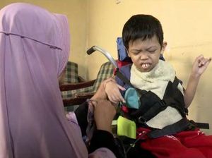 Kisah Penjahit Berjuang Hidup dengan Anak Thalasemia dan Cerebral Palsy