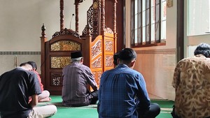 Hukum Sholat Jumat bagi Musafir yang Sedang Bepergian