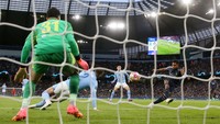 Tapi, Madrid justru unggul duluan lewat gol Rodrygo pada menit ke-12. Jason Cairnduff/Action Images/Reuters