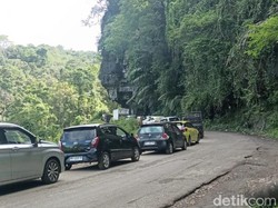 Poros Maros-Bone di Camba dan Tompo Ladang Macet gegara Truk Mogok