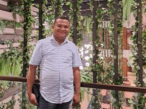 Calon Independen Pilwalkot Ambon Wajib Kumpul 21.451 KTP Dukungan Calon Independen Pilwalkot Ambon Wajib Kumpul 21.451 KTP Dukungan