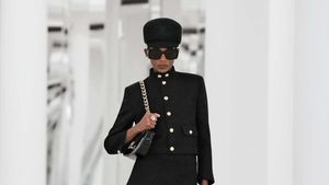 10 Koleksi Terbaru Celine Fall/Winter 2024, Busana Bergaya Era 60-an